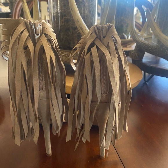 Stunning fringe stilettos, size 6, suede - Picture 2 of 5